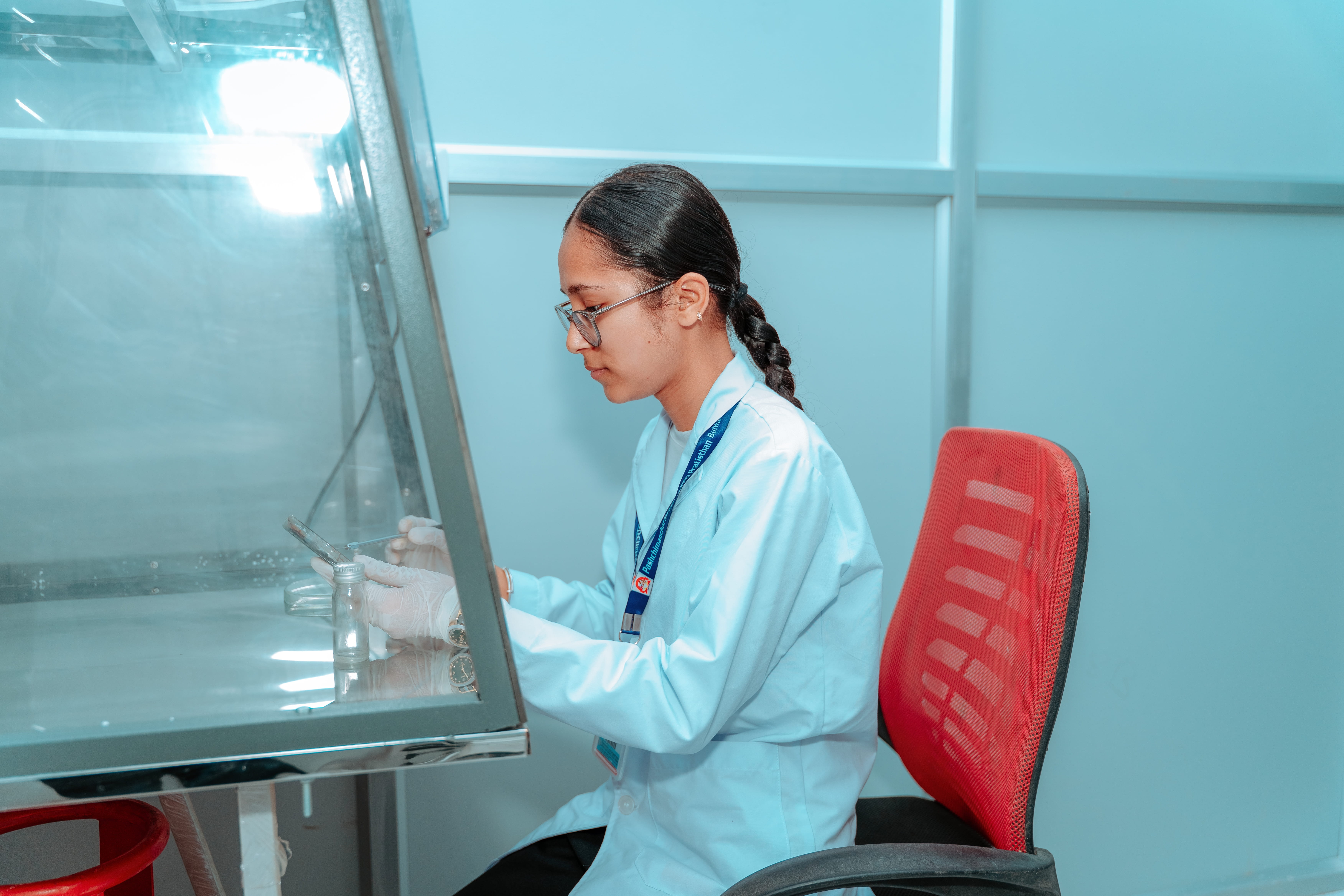 Qualified & Experienced Faculty